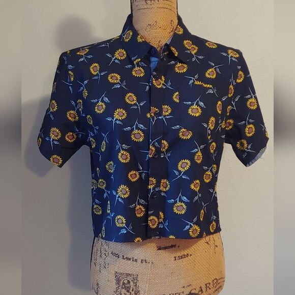 Eighty Eight Girls Sunflower Button Down Crop Top Shirt Sz 14/16 - Picture 1 of 6